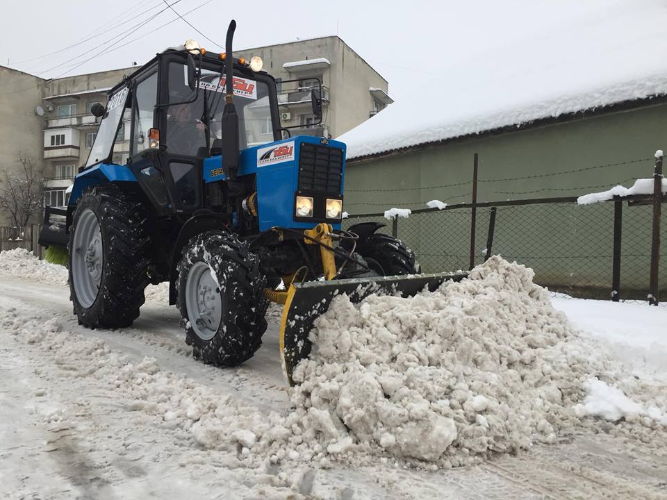 Мукачівська міськрада запевняє, що всюди сніг не прибиратимуть (ФОТО)