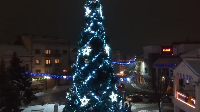 Мережею поширюють відео зимового та святкового Мукачева (ВІДЕО)