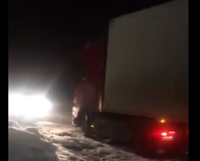 На Закарпатті у напрямку румунського кордону – транспортний колапс (ВІДЕО)