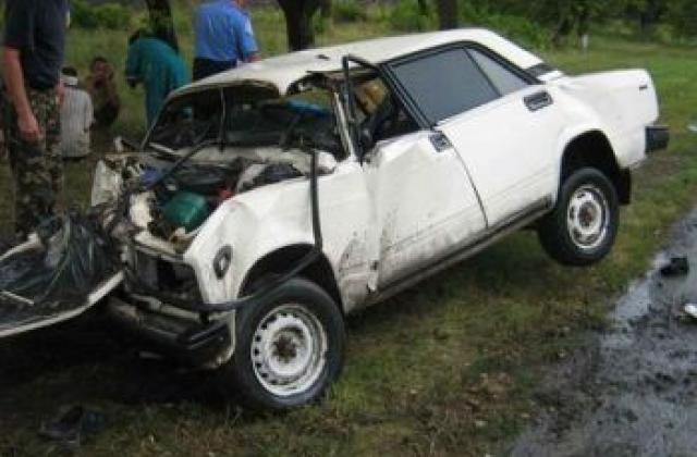 Смертельна ДТП на Закарпатті: автівка зіткнулася з бетонним стовпом (ФОТО)