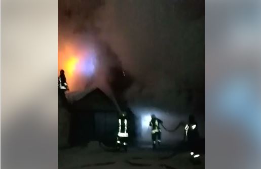 У Мукачеві на Недецеї масштабна пожежа (ФОТО)