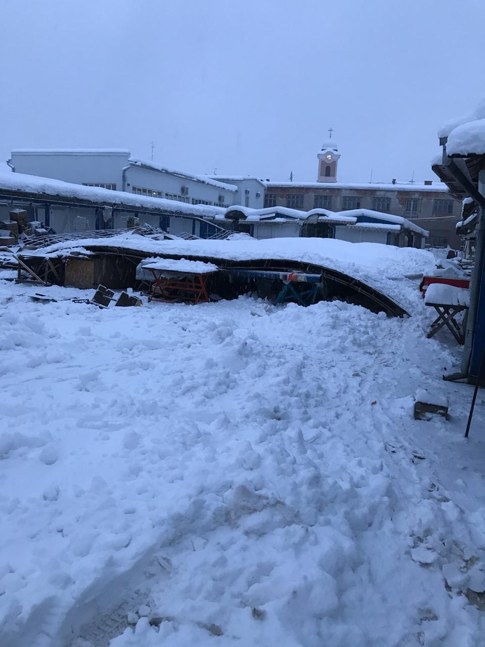 В Хусті з'явились перші жертви снігопаду (ФОТО+ВІДЕО)