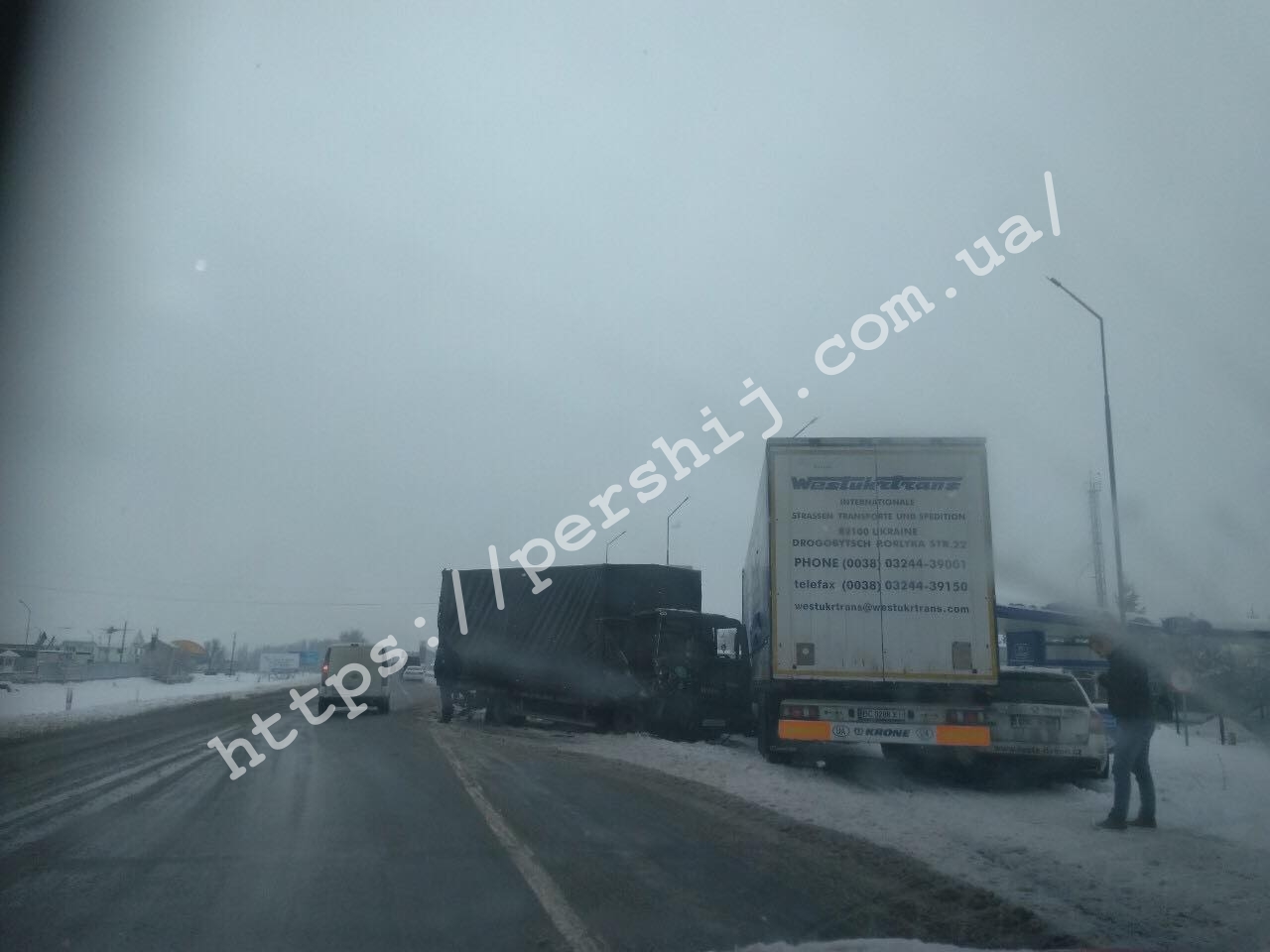 В Ужгороді трапилася ДТП за участі вантажівок (ФОТО)