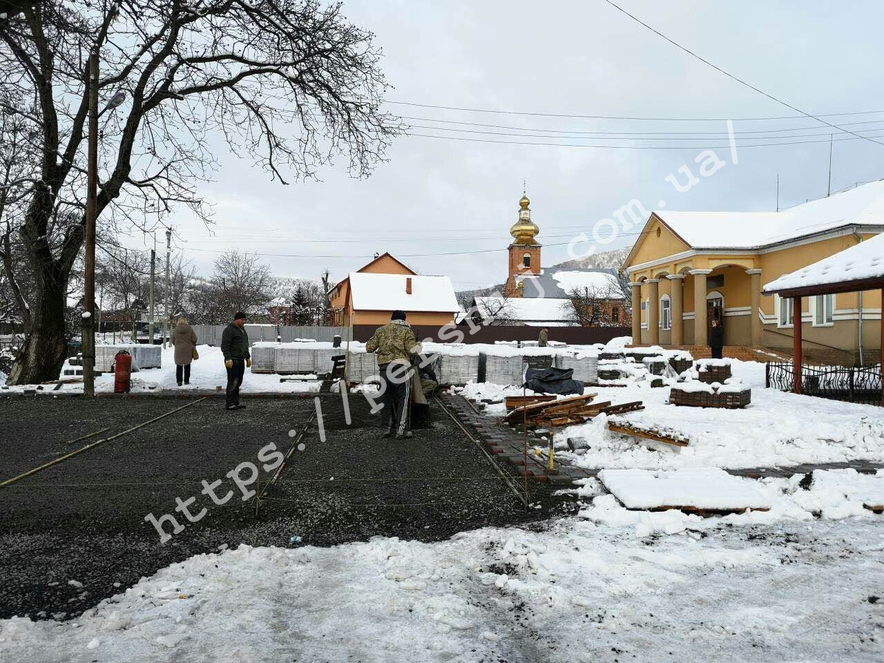 У селі Рокосово на Хустщині триває реконструкція центральної площі (ФОТО)