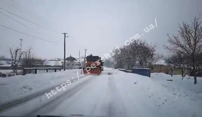 Закарпатці про таке лише мріють: як у Словаччині очищають дороги від снігу (ВІДЕО)