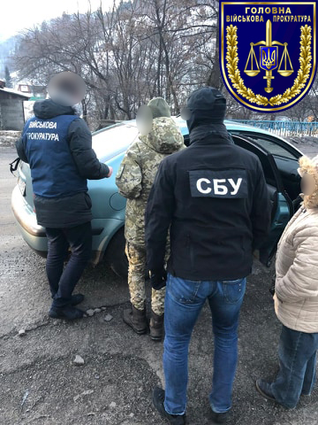 Прикордонницю Мукачівського загону затримано на отриманні хабара (ФОТО)