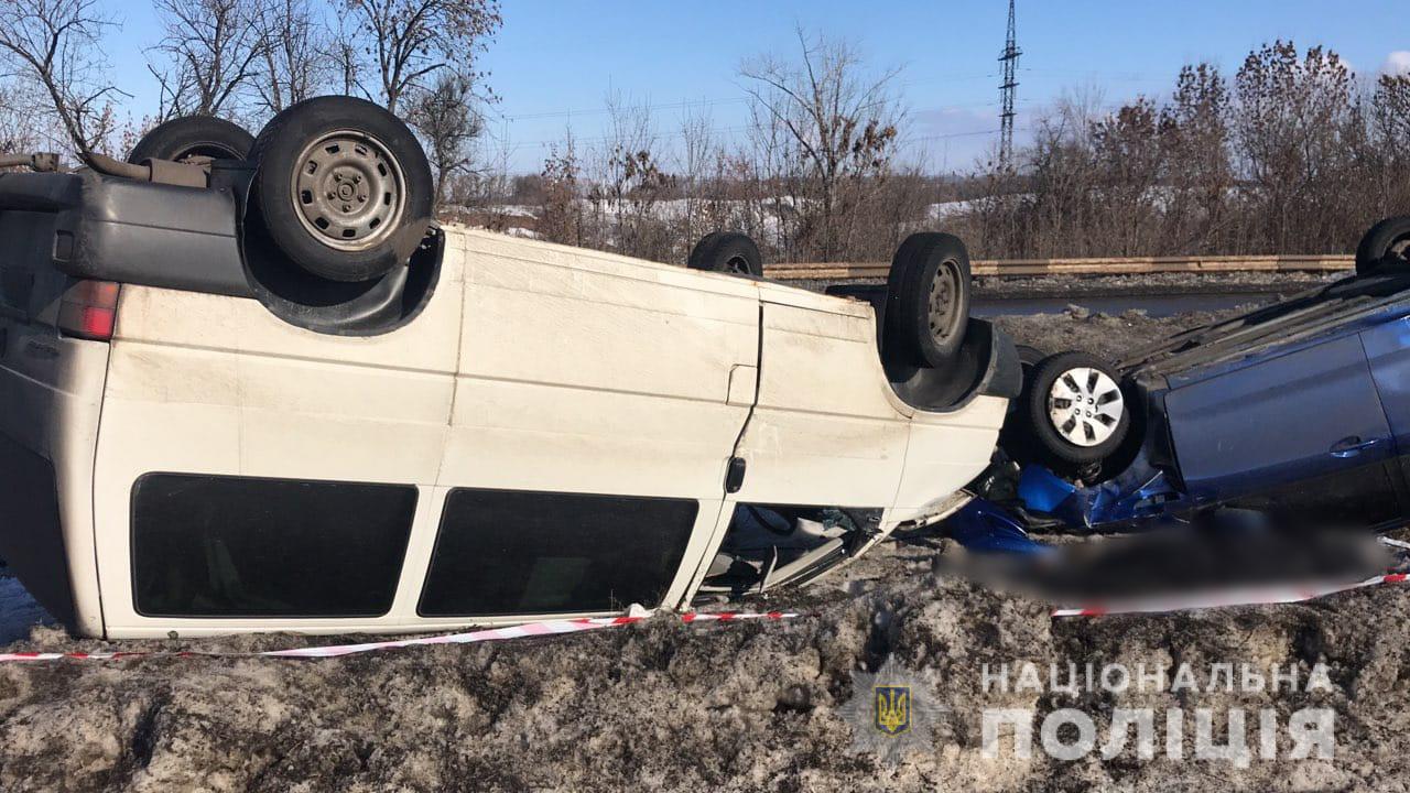 Масштабна ДТП за участі кількох автівок: одна з потерпілих загинула на місці аварії (ФОТО)