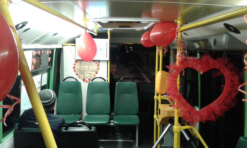 У Мукачеві курсує "Валентинів" автобус