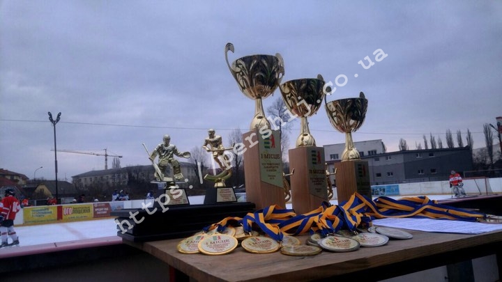 В Ужгороді визначили найсильніших хокеїстів під час Чемпіонату області (ФОТО)