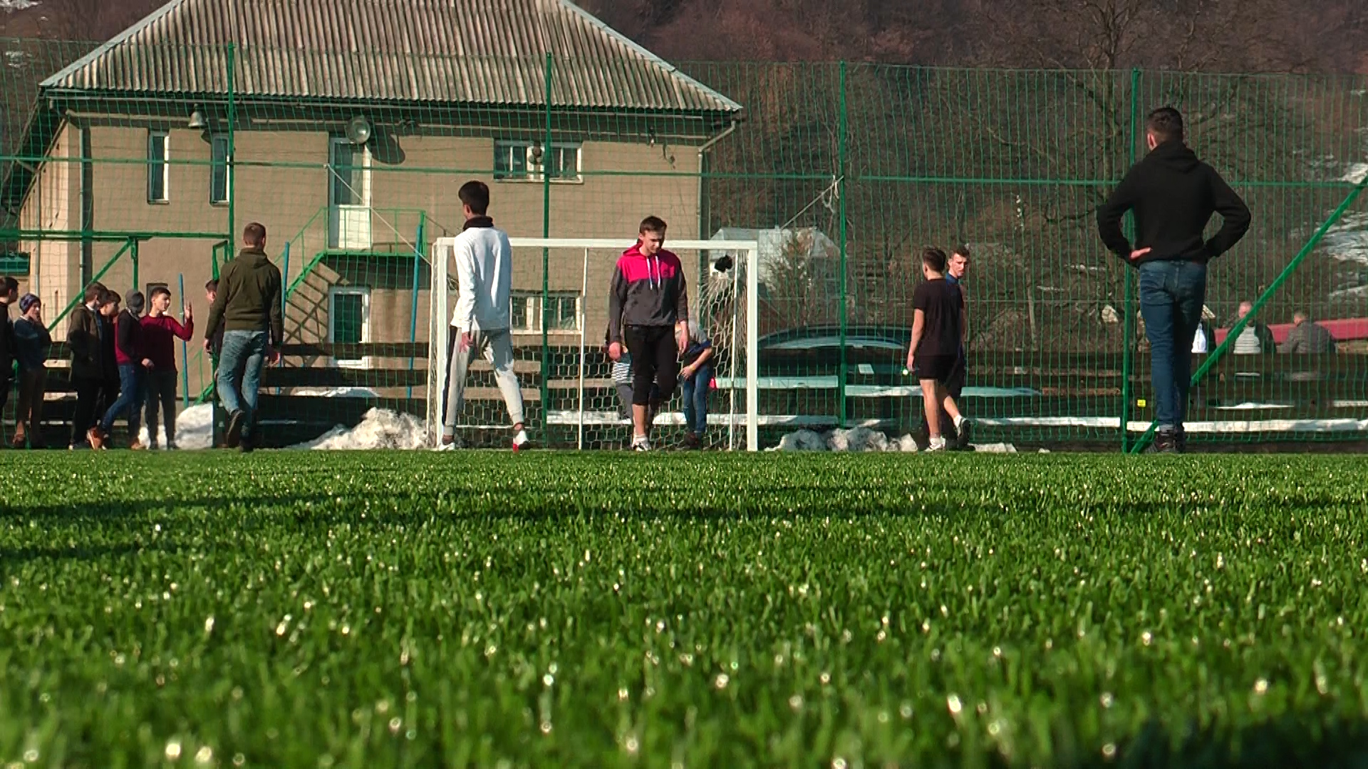 На Тячівщині школярі отримали довгоочікуване футбольне поле (ВІДЕО)