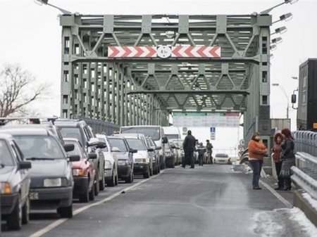 Прикордонники попереджають про черги на закарпатських пунктах пропуску