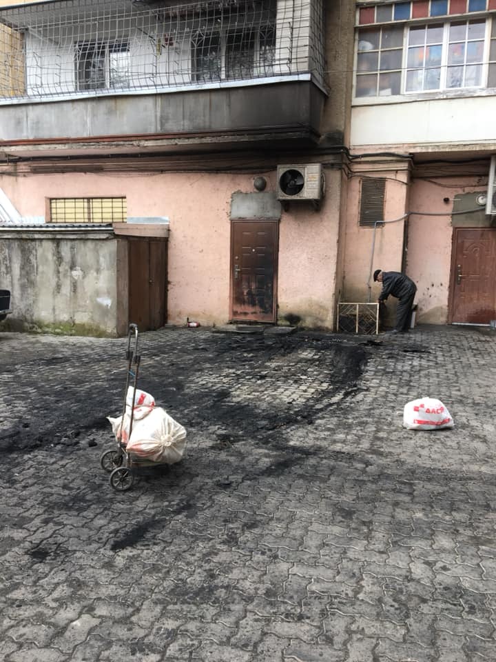 З невідомих причин за ніч в Ужгороді згоріли два легковики (ФОТО)