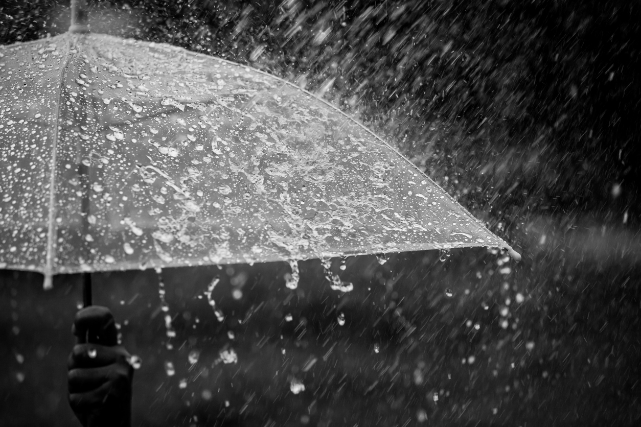 На Закарпатті очікуються значні дощі та сніг