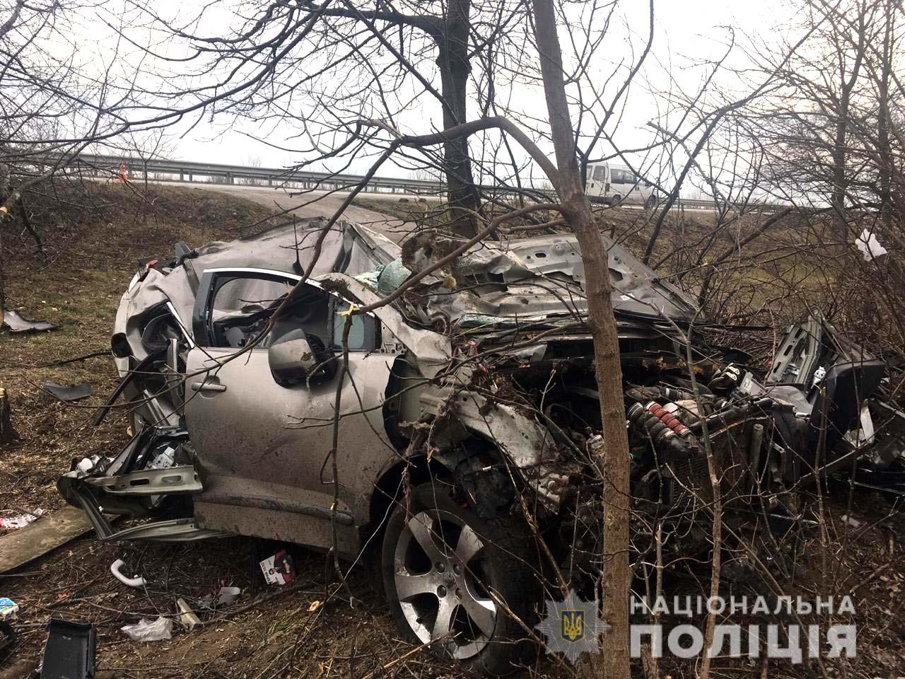 Смертельна ДТП: на трасі "Київ-Чоп" загинула 40-річна жінка (фото, відео)