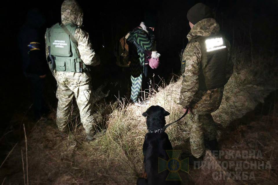 Турчанка під покровом ночі намагалася пішки перетнути Західний кордон (ФОТО)