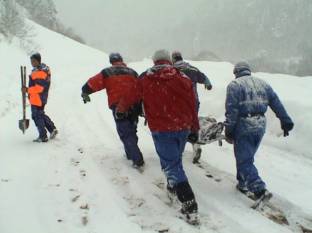 Закарпатські рятувальники знайшли заблукалих туристів