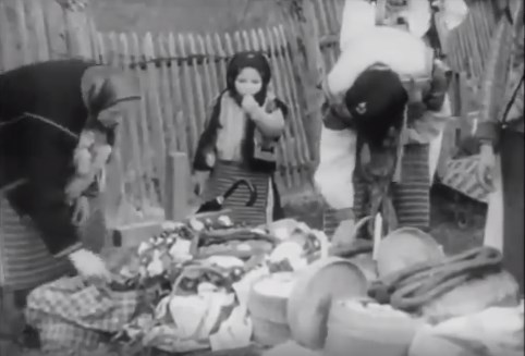 Святкування Великодня на Рахівщині із пасками та іграми: архівне відео середини 30-х років (ВІДЕО)