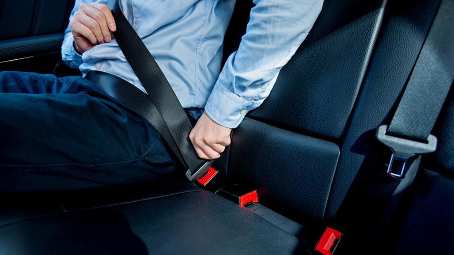 За не пристебнутих ременями безпеки пасажирів водій може сплатити штраф до 8500 гривень