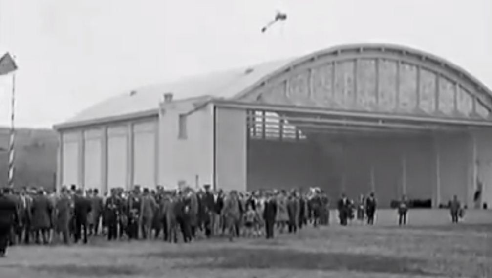 В далекому 1929 році в Ужгороді урочисто відкривали аеропорт (ВІДЕО)