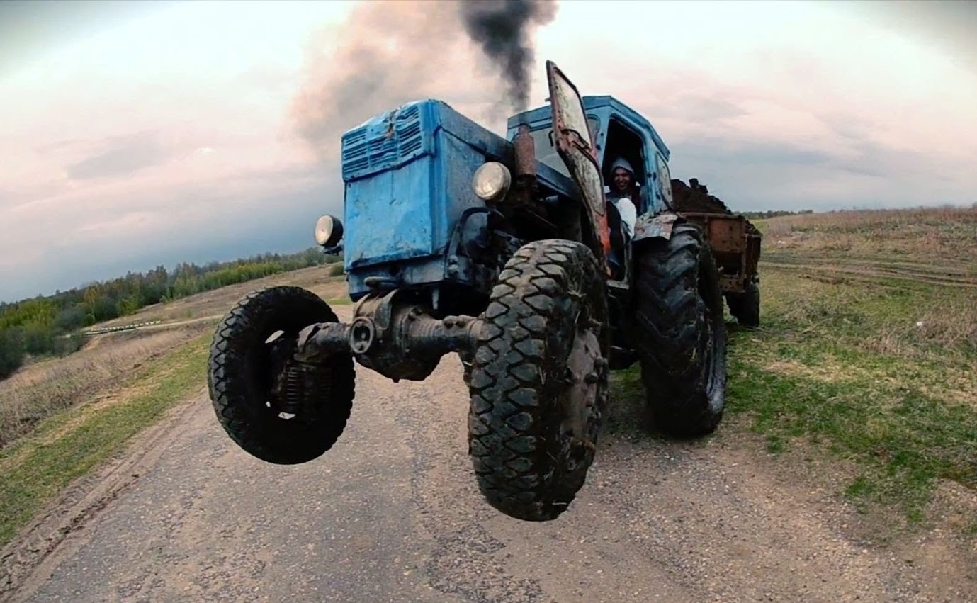 ДТП на Мукачівщині: нетверезий тракторист зачепив «Toyota Camry»