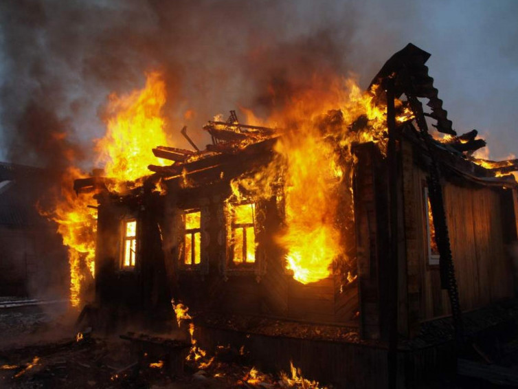 Пожежа на Берегівщині: вогонь вщент зруйнував житловий будинок