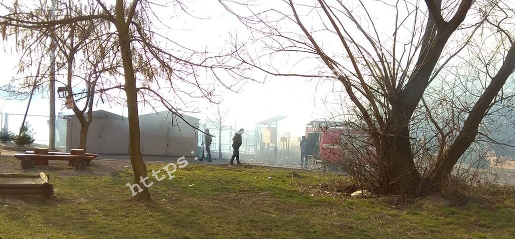 На території Мукачівської ЗОШ №13 спалахнула пожежа (ФОТО)