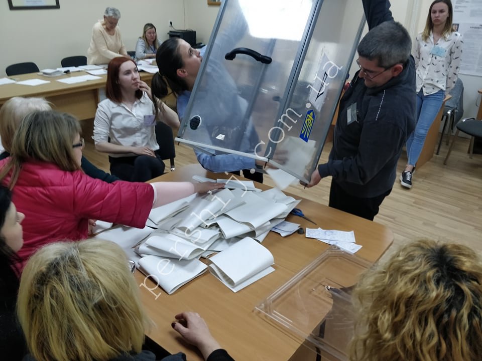 На першій виборчій дільниці в Ужгороді стали відомі результати