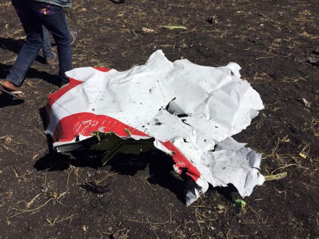 Страшна авіакатастрофа забрала життя 157 людей: з’явились кадри з місця трагедії