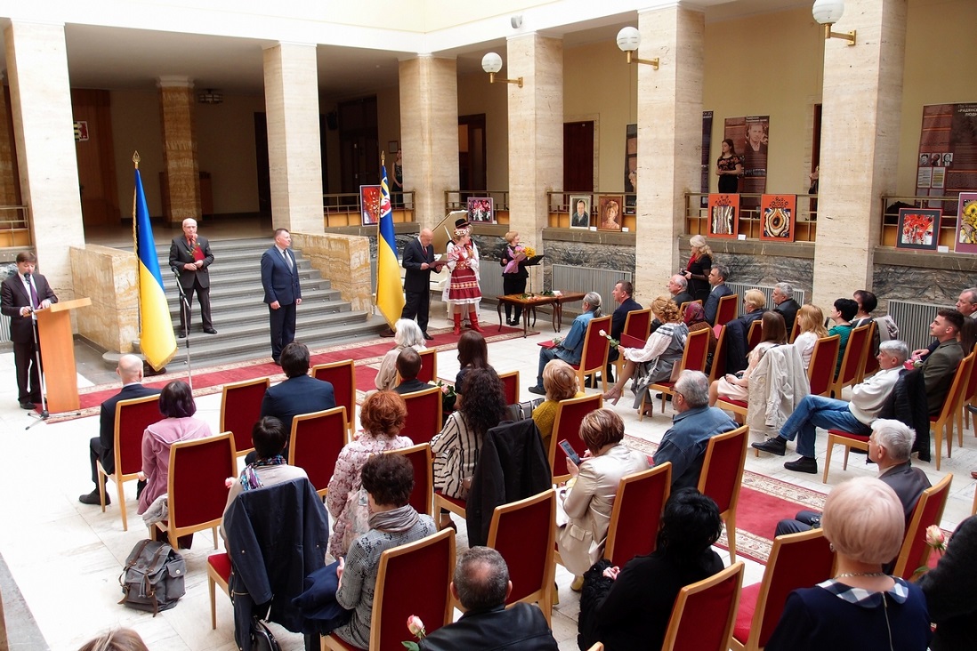 В атрумі Закарпатської ОДА відбулося нагородження талановитих жителів області (ФОТО)