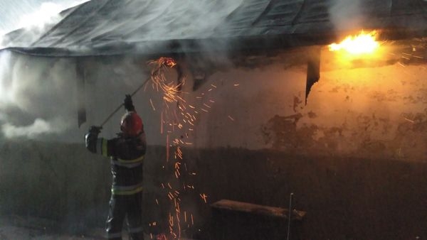 На Великоберезнянщині виникла пожежа у житловому буднку