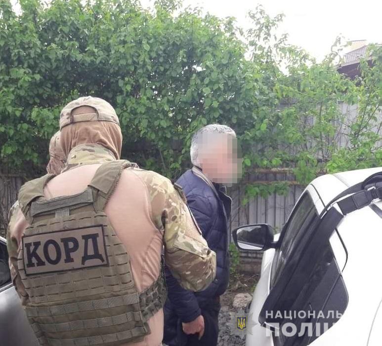 Спецоперація на Закарпатті: правоохоронці затримали раніше судимого кримінального авторитета, який не мав права перебувати в Україні (ФОТО)