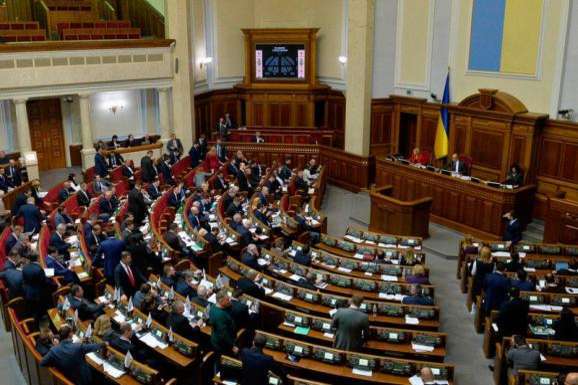 У Верховну Раду надійшло вже чотири постанови про скасування закону про українську мову