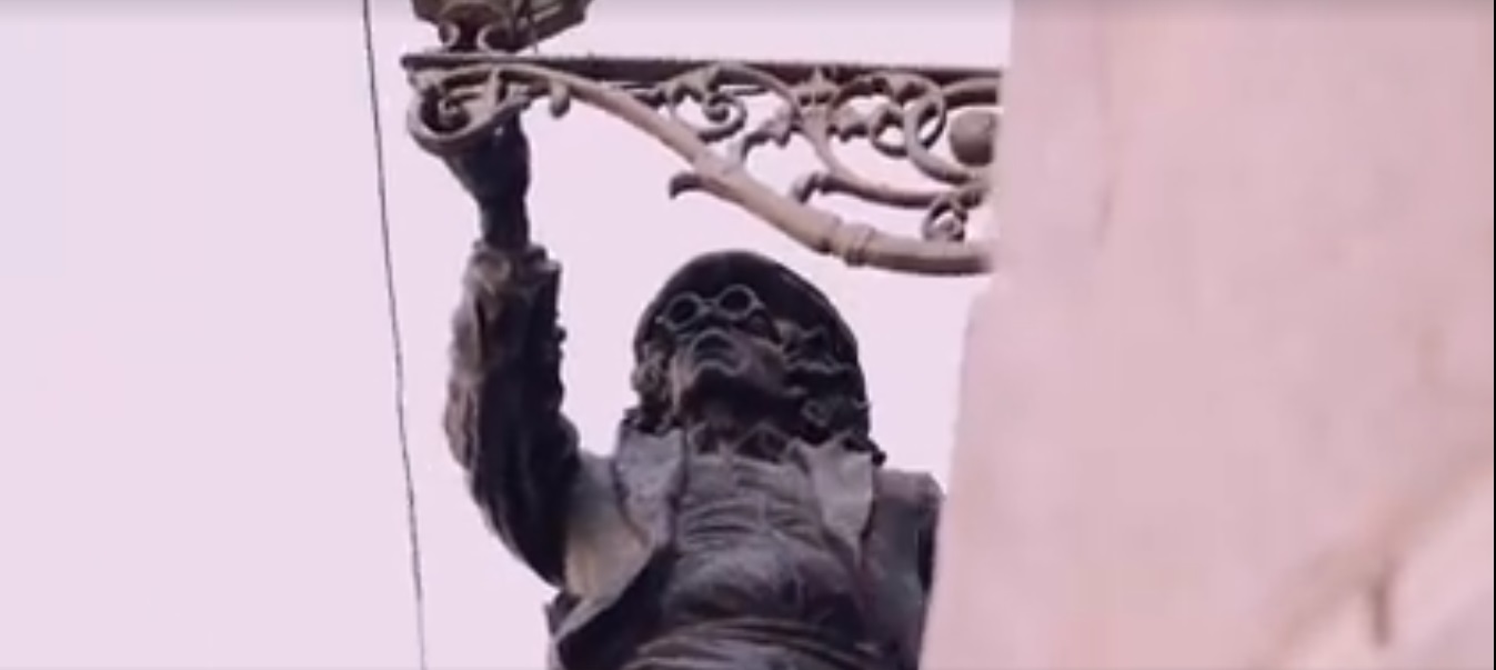 "Лишайтеся, є де спати": оригінальна відео візитівка Ужгорода (ВІДЕО)