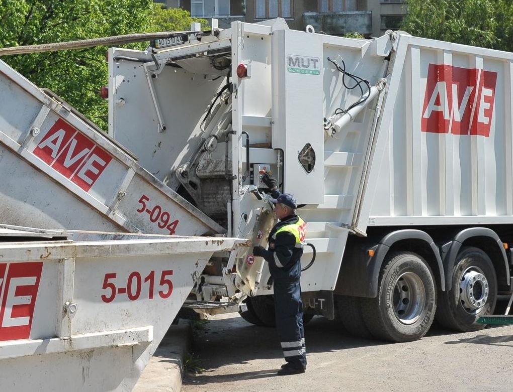 Мешканців Виноградівщини попередили з яких сіл вивезуть сміття
