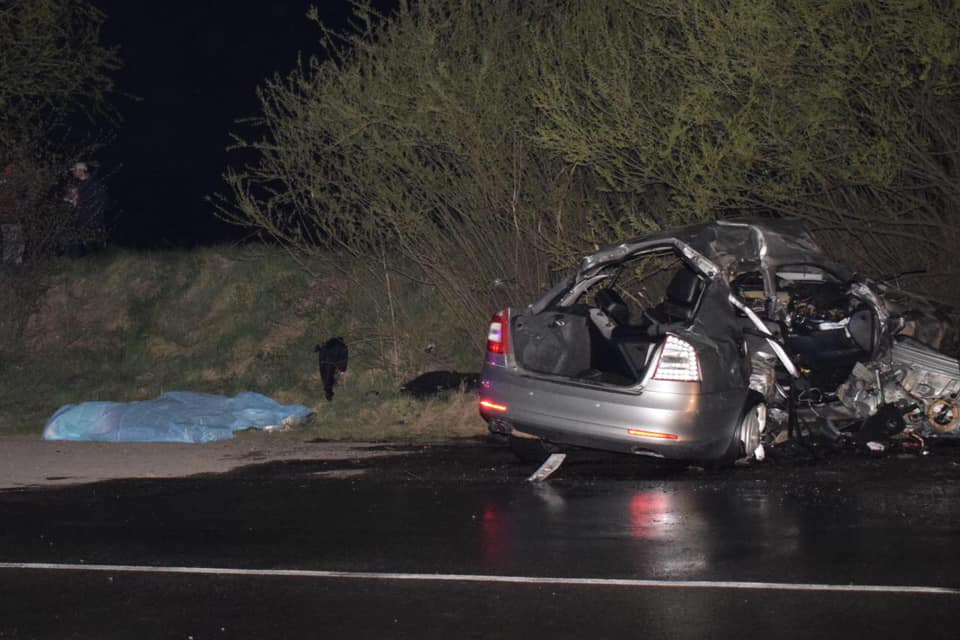 Skoda Octavia протаранила Ford Galaxy: загинули троє осіб (ФОТО)
