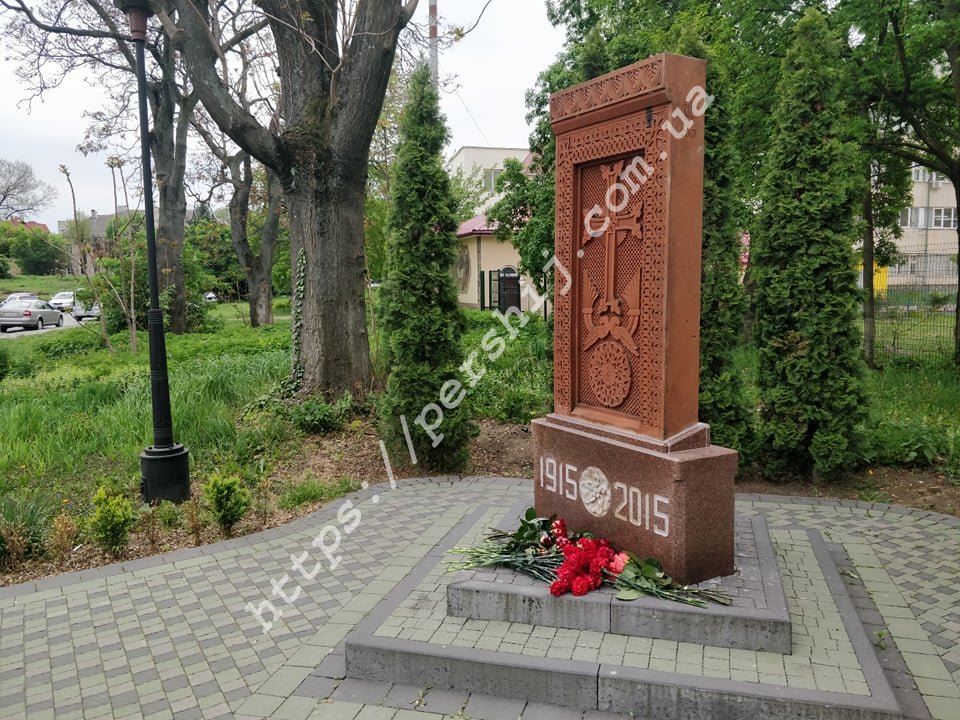 Сьогодні в Ужгороді вшановують пам'ять загиблих внаслідок геноциду вірмен (ФОТО)