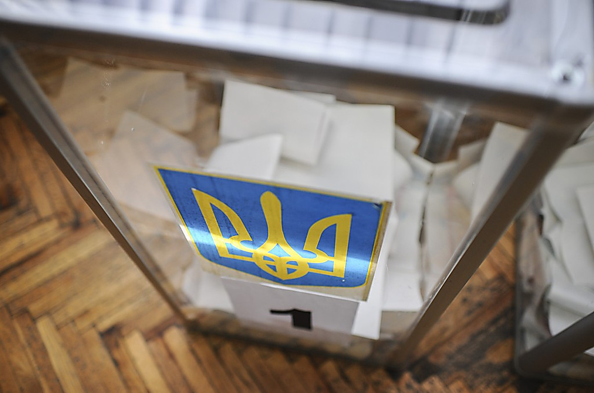 До правоохоронців Закарпаття надійшло 15 повідомлень про можливі порушення виборчого законодавства