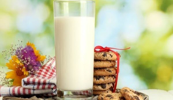 Вчені попередили про небезпеку парного молока