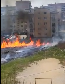 Небезпека наближається: в Ужгороді вогонь дістається багатоповерхівок (ФОТО)