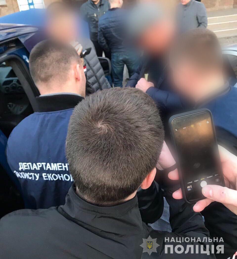 Пів мільйона гривень хабара вимагав начальник управління Держгеокадастру (ФОТО)