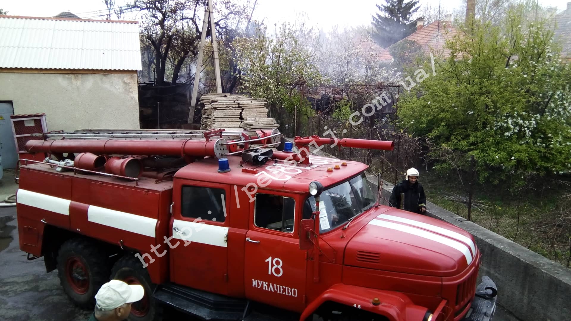 Нові подробиці сьогоднішньої пожежі у Мукачеві (ВІДЕО, ФОТО)