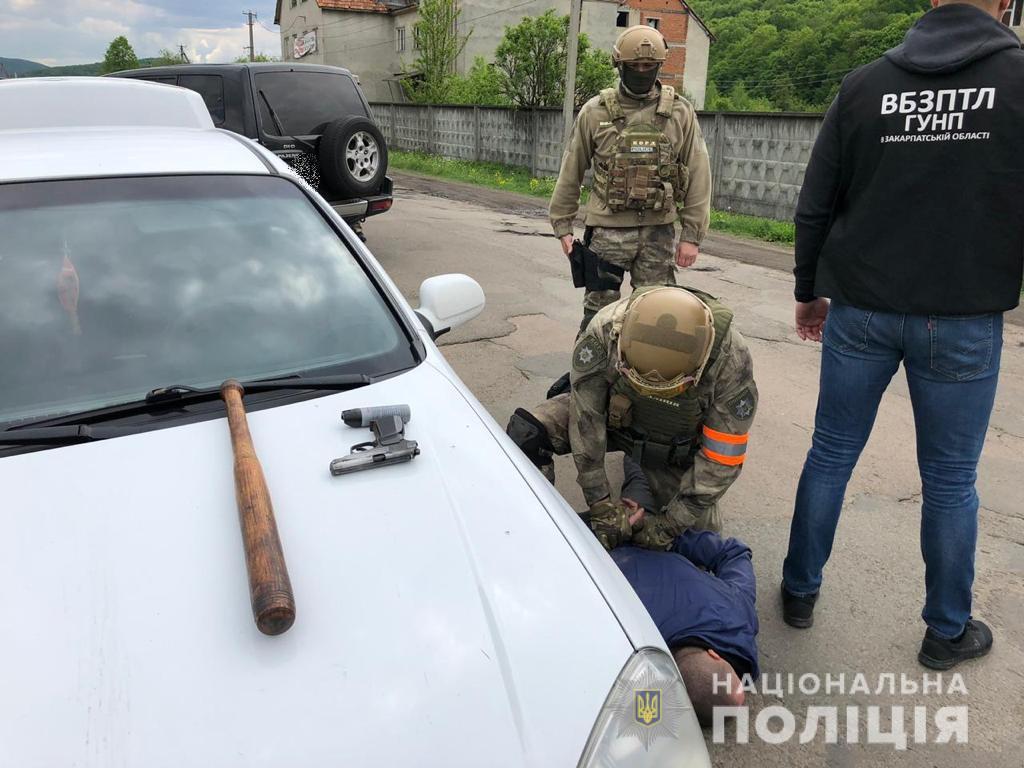 Спецоперація на Закарпатті: прикордонники та працівники КОРДу затримали групу злочинців (ФОТО)