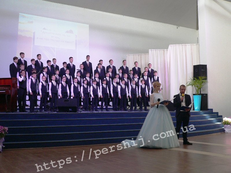 У Мукачеві розпочався благодійний бал-концерт на підтримку важкохворих дітей (ФОТО)