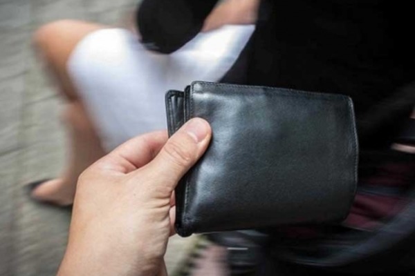 Тріо із Закарпаття обкрадало перехожих в Києві
