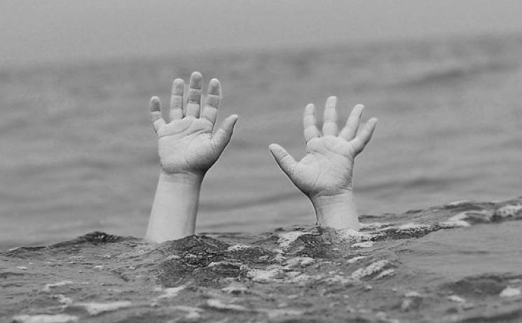 Тіло дівчинки, яку знайшли в річці на Закарпатті, їдуть упізнавати з Румунії: нові подробиці трагедії