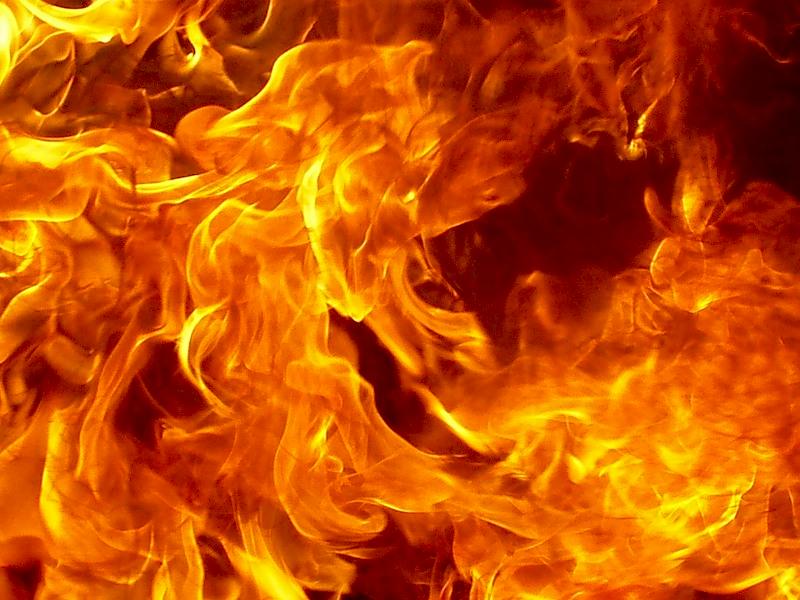 Пожежа в Тячівському районі:  знищено покрівлю будинку