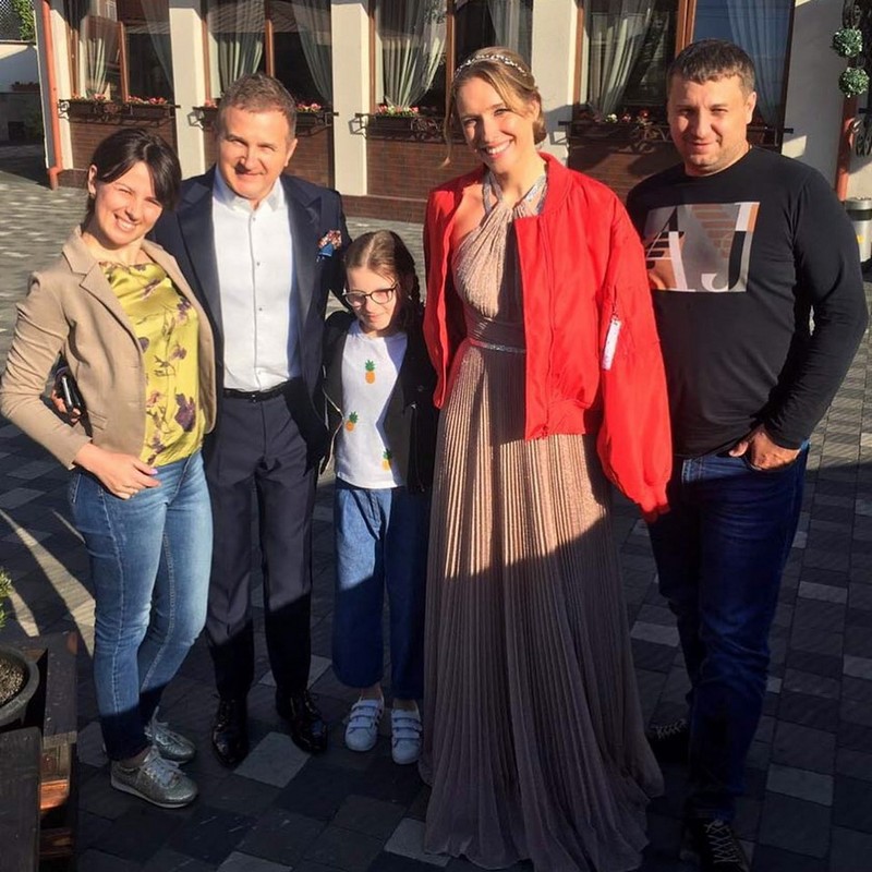 Зіркові весілля в Мукачеві: публіку розважали відомі зірки шоу-бізу