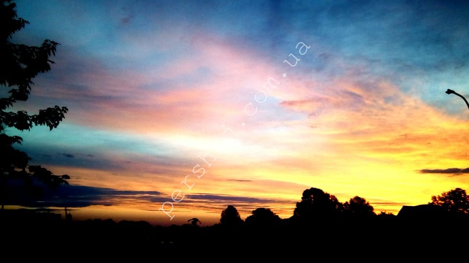 Неперевершений захід сонця спостерігали сьогодні у Мукачеві (фотофакт)