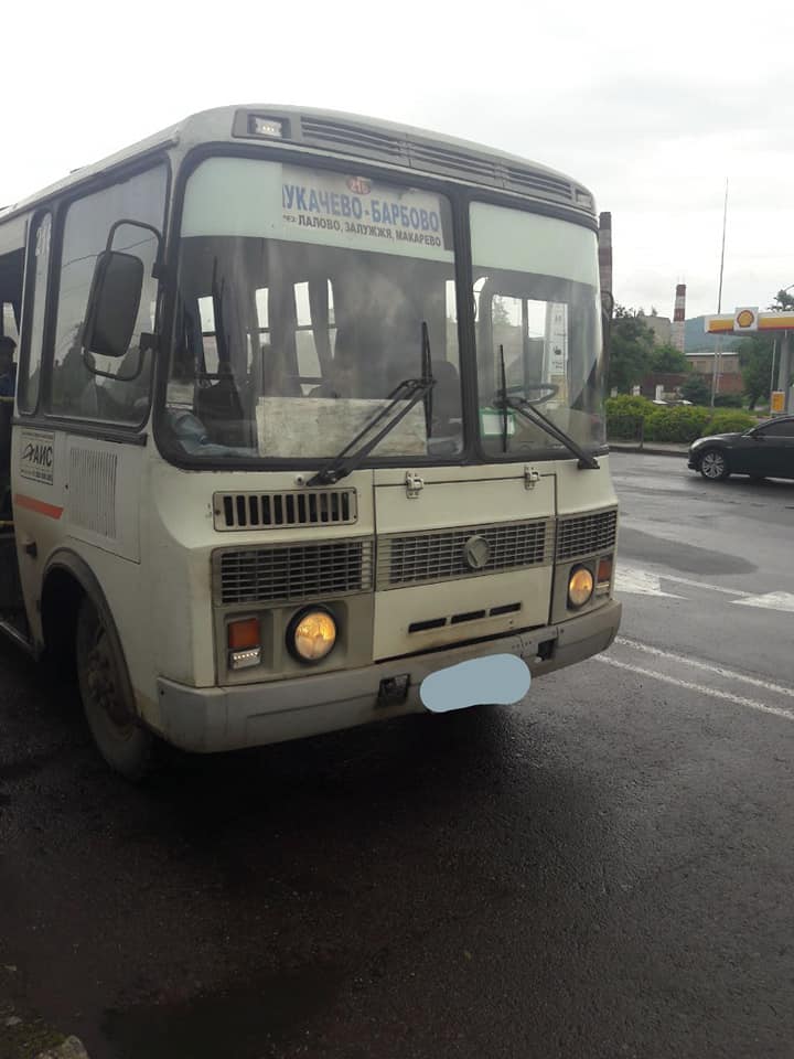 Небезпечний проїзд: водій автобуса "Мукачево - Барбово" перевозить громадян у нетверезому стані (ФОТО)