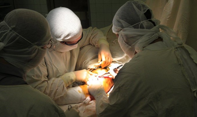 Зробила ліпосакцію: в приватній клініці Києва після операції померла 42-річна жінка